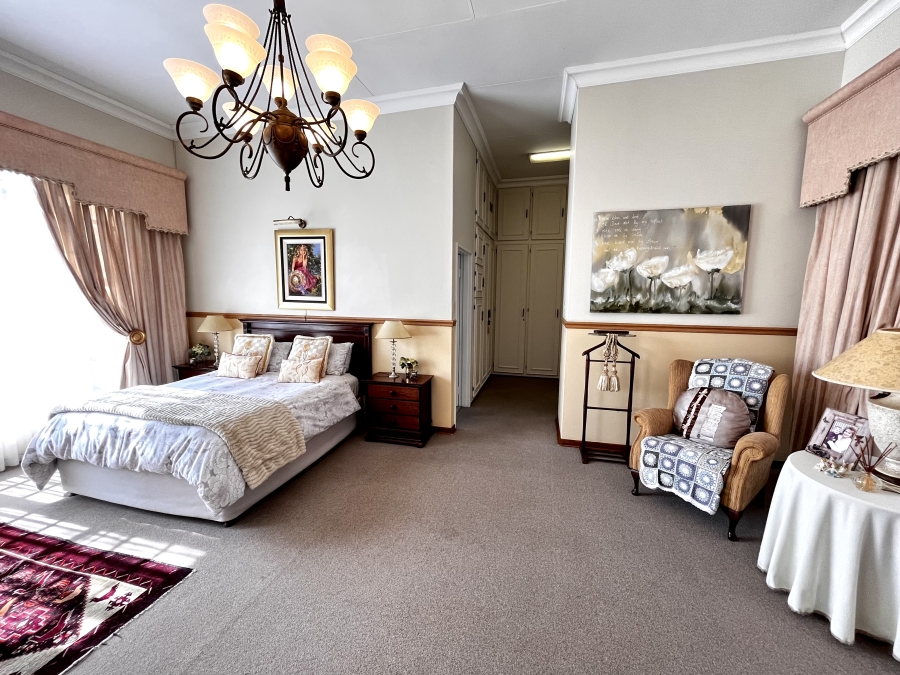 4 Bedroom Property for Sale in Van Der Hoff Park North West